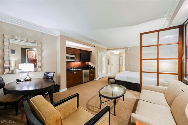 125 East HARMON Avenue 1405, Las Vegas, NV 89109