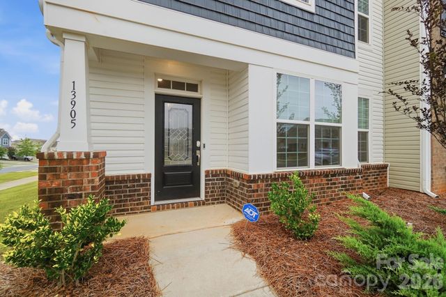 13905 Castle Nook Drive, Charlotte, NC 28273