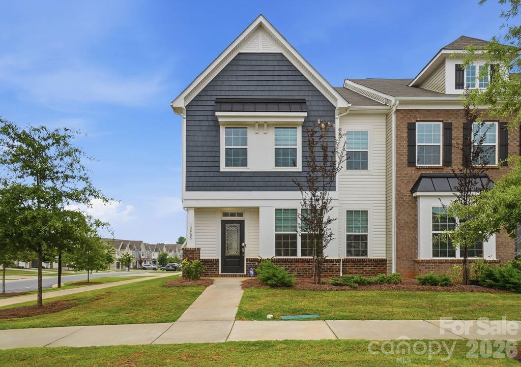 13905 Castle Nook Drive, Charlotte, NC 28273
