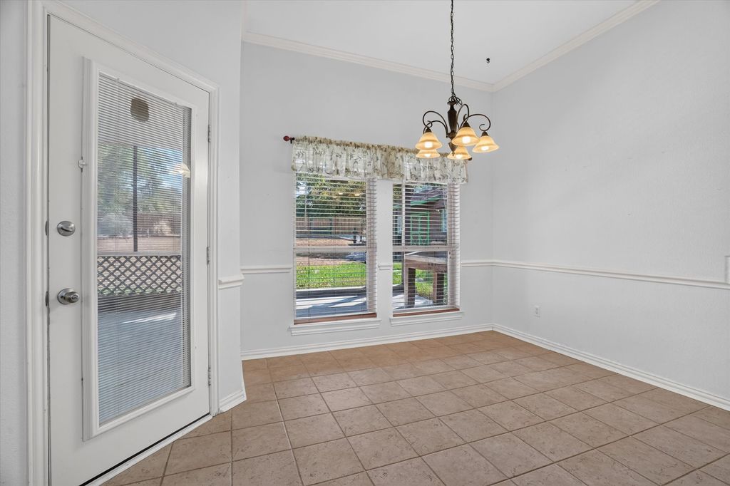 816 Linda Drive, Joshua, TX 76058 — photo 4