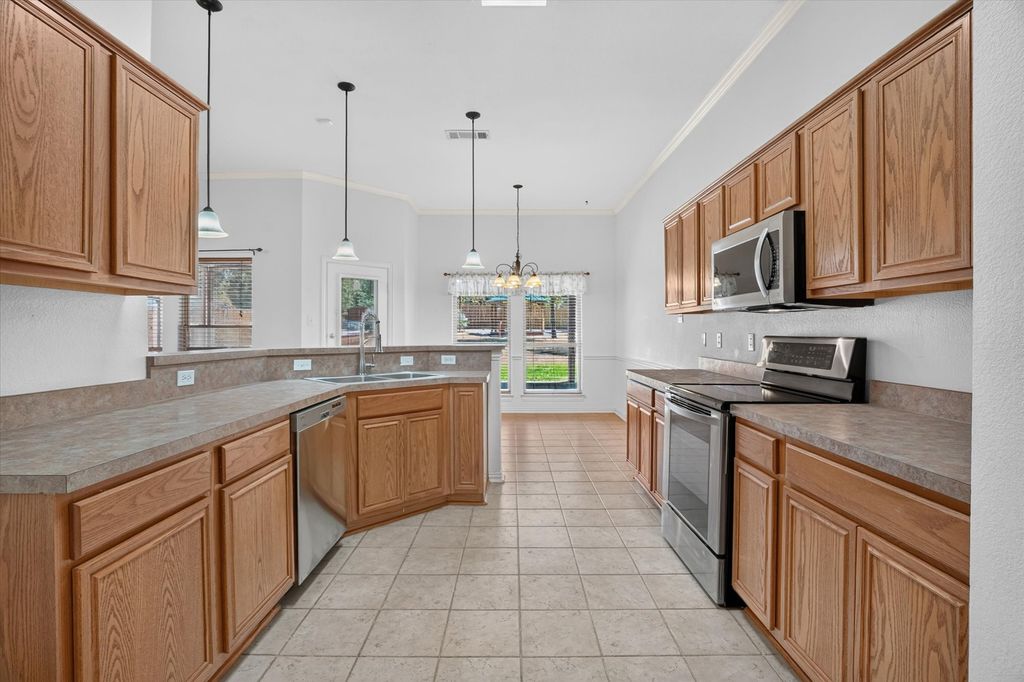 816 Linda Drive, Joshua, TX 76058 — photo 5