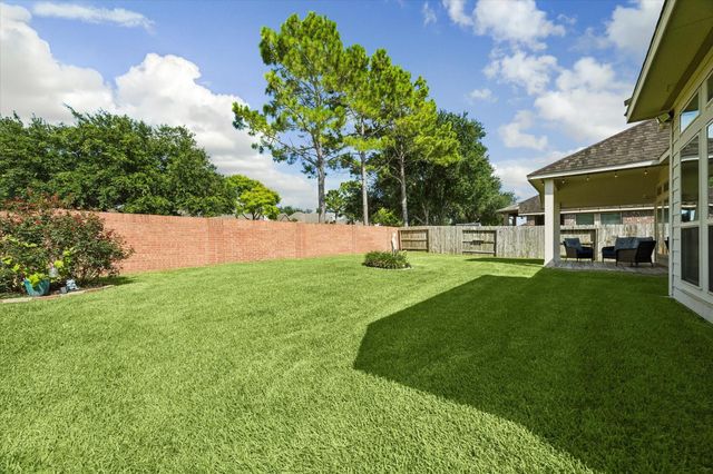 2803 Field Hollow Drive, Pearland, TX 77584