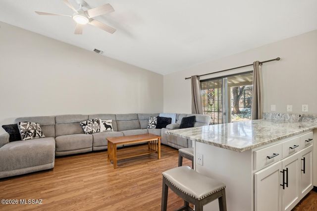 2152 W Jackalope Place, Tucson, AZ 85713