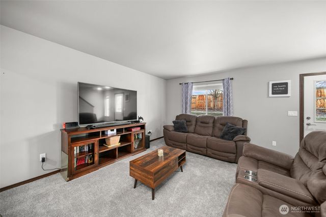 420 Kansas Loop, East Wenatchee, WA 98802