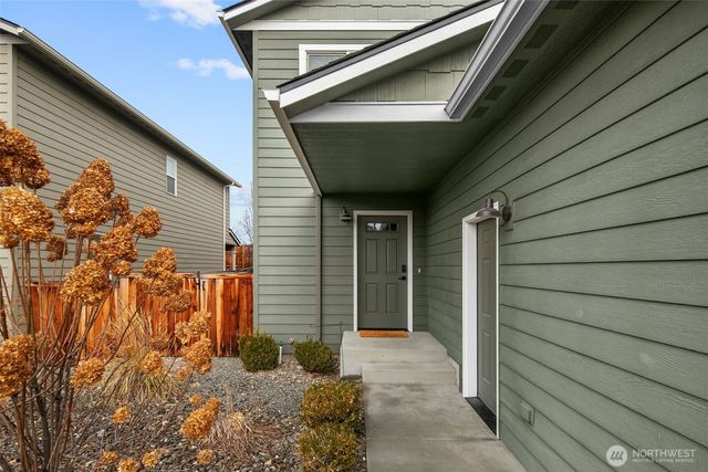 420 Kansas Loop, East Wenatchee, WA 98802