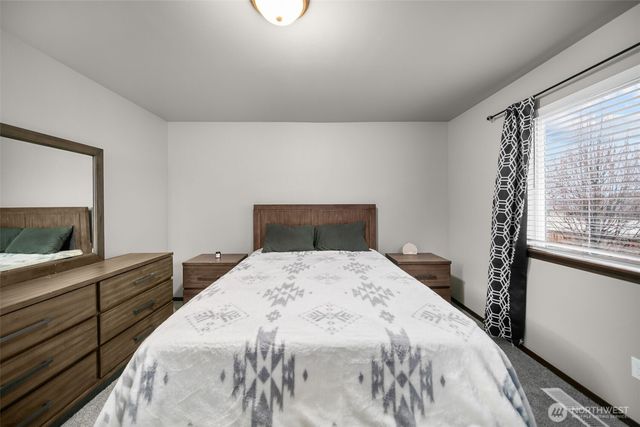 420 Kansas Loop, East Wenatchee, WA 98802