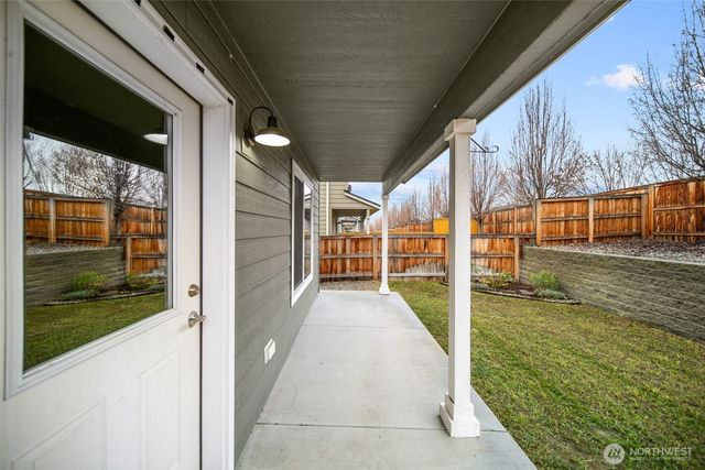 420 Kansas Loop, East Wenatchee, WA 98802