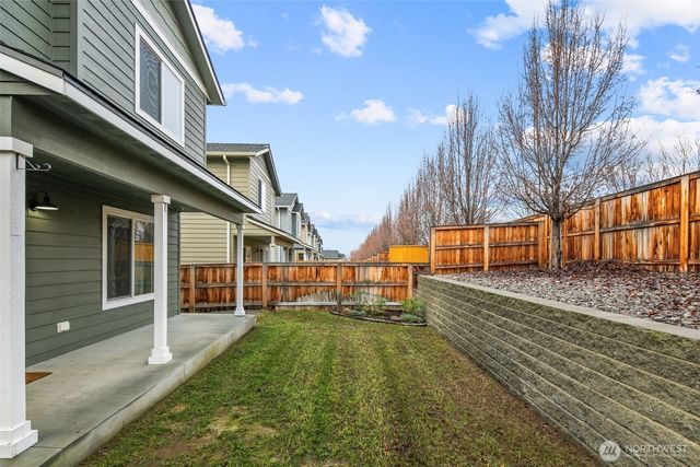 420 Kansas Loop, East Wenatchee, WA 98802