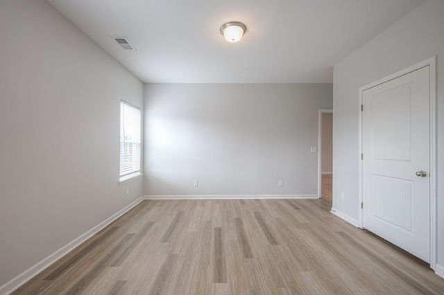 930 Millstream Dr, Nashville, TN 37218