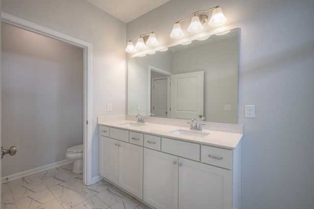 930 Millstream Dr, Nashville, TN 37218