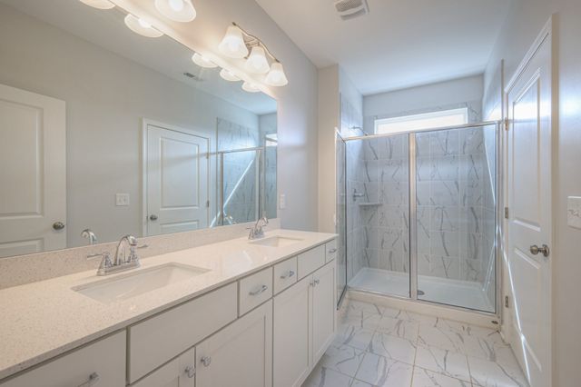 930 Millstream Dr, Nashville, TN 37218