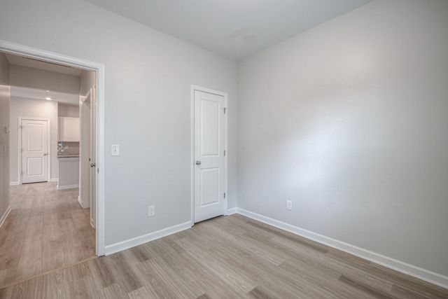 930 Millstream Dr, Nashville, TN 37218