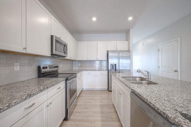 930 Millstream Dr, Nashville, TN 37218