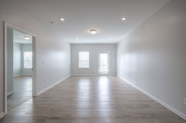 930 Millstream Dr, Nashville, TN 37218