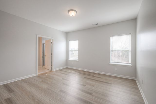 930 Millstream Dr, Nashville, TN 37218