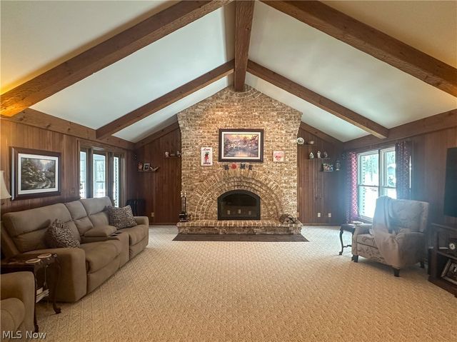 5516 Benton Lane, Brookfield, OH 44403