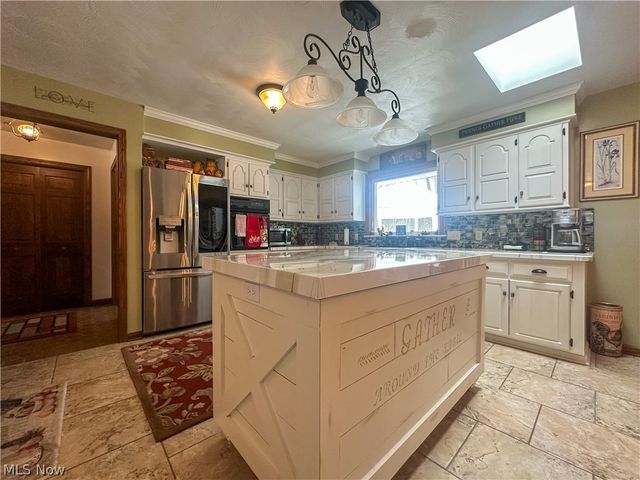 5516 Benton Lane, Brookfield, OH 44403