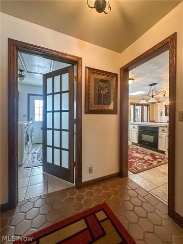 5516 Benton Lane, Brookfield, OH 44403