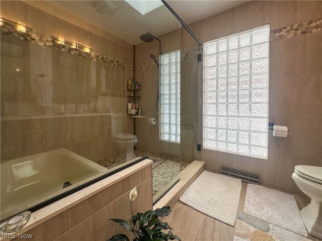 5516 Benton Lane, Brookfield, OH 44403