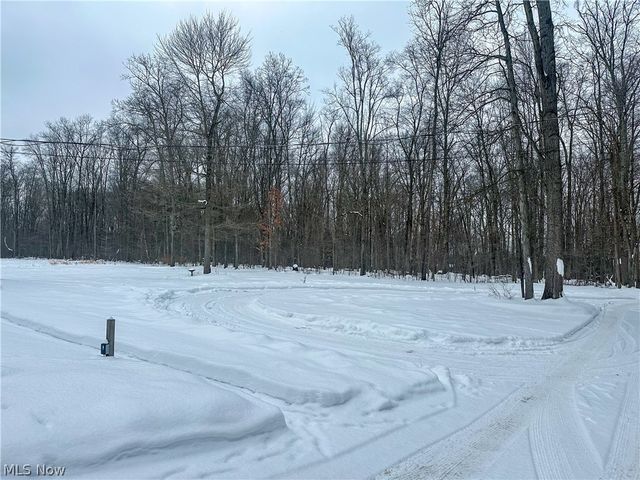 5516 Benton Lane, Brookfield, OH 44403