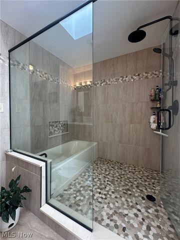 5516 Benton Lane, Brookfield, OH 44403