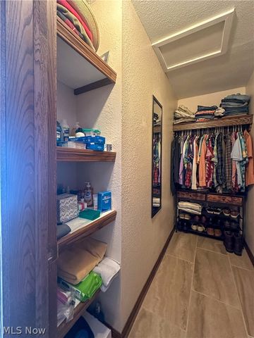 5516 Benton Lane, Brookfield, OH 44403