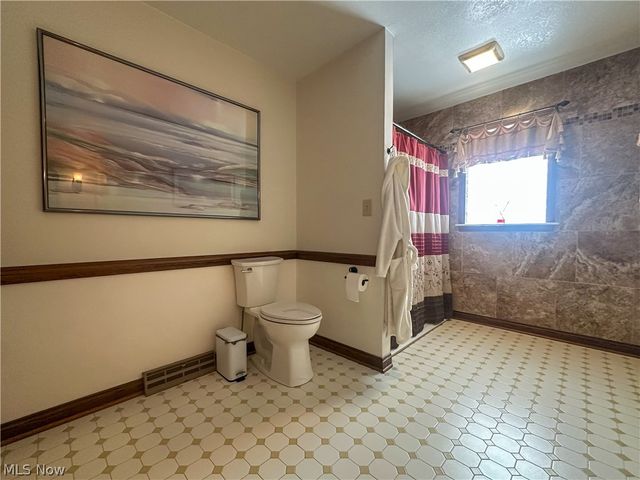 5516 Benton Lane, Brookfield, OH 44403