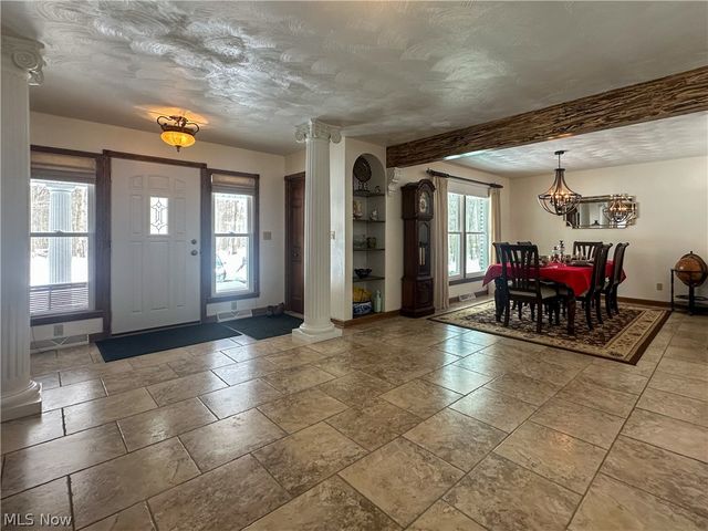 5516 Benton Lane, Brookfield, OH 44403