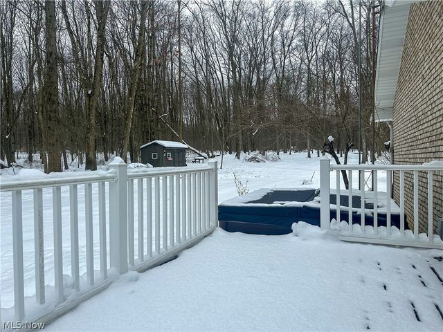 5516 Benton Lane, Brookfield, OH 44403