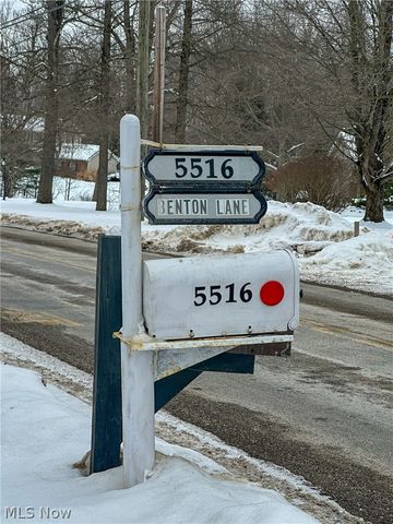 5516 Benton Lane, Brookfield, OH 44403