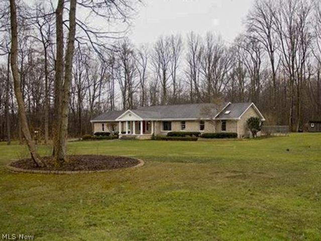 5516 Benton Lane, Brookfield, OH 44403