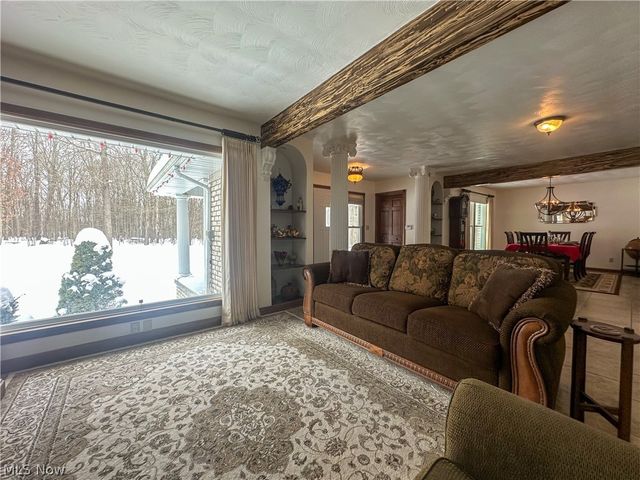 5516 Benton Lane, Brookfield, OH 44403