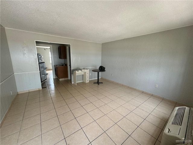 2612 S International Boulevard 4, Weslaco, TX 78596