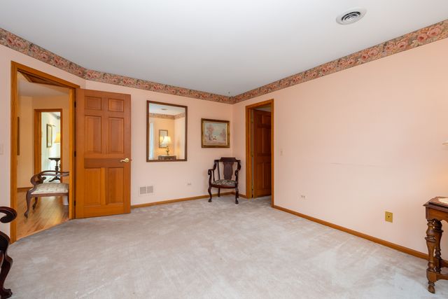 25047 W Palmer Court, Antioch, IL 60002