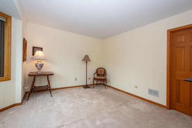 25047 W Palmer Court, Antioch, IL 60002