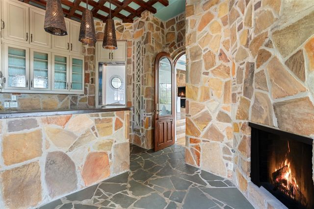 203 Bella Riva DR, Austin, TX 78734