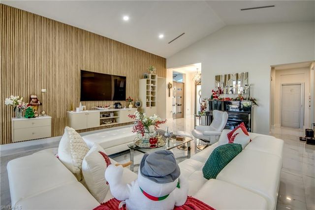 4231 NW 12th LN, Cape Coral, FL 33993