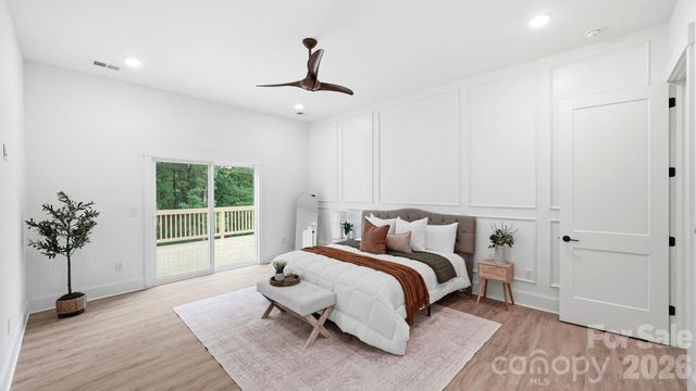 825 Breezewood Drive, Charlotte, NC 28262
