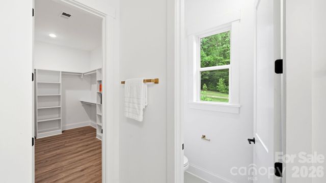 825 Breezewood Drive, Charlotte, NC 28262