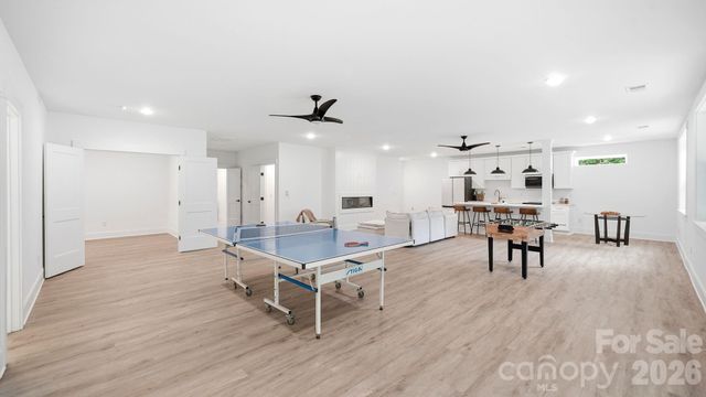 825 Breezewood Drive, Charlotte, NC 28262