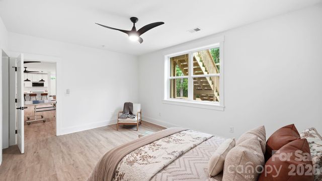 825 Breezewood Drive, Charlotte, NC 28262