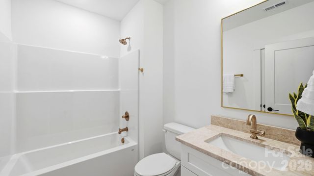 825 Breezewood Drive, Charlotte, NC 28262