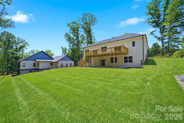825 Breezewood Drive, Charlotte, NC 28262