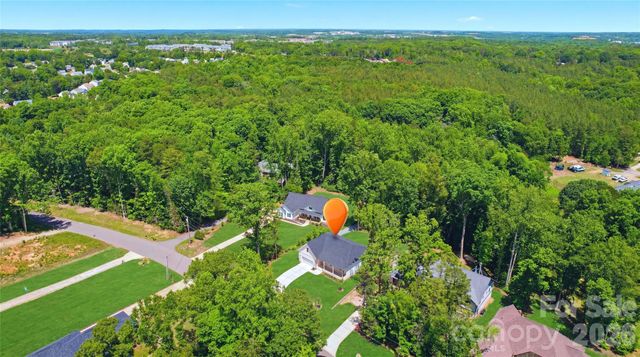 825 Breezewood Drive, Charlotte, NC 28262