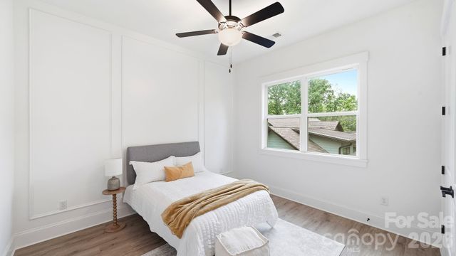 825 Breezewood Drive, Charlotte, NC 28262