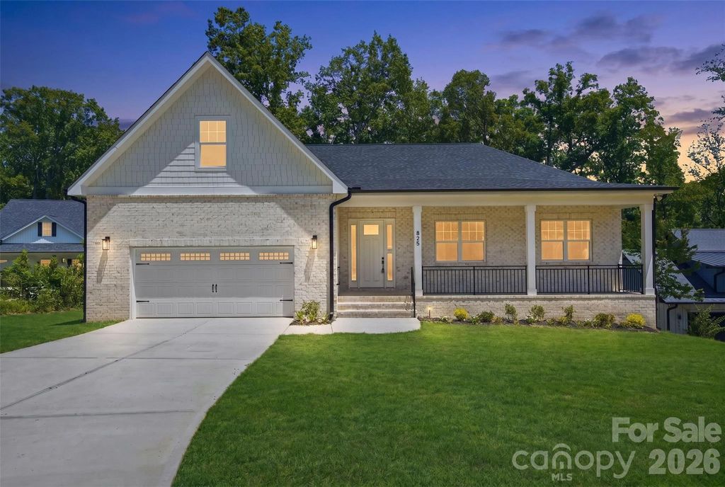 825 Breezewood Drive, Charlotte, NC 28262