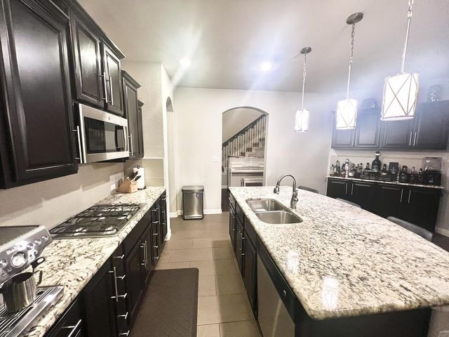 102 Waverly Spire CT, Austin, TX 78738