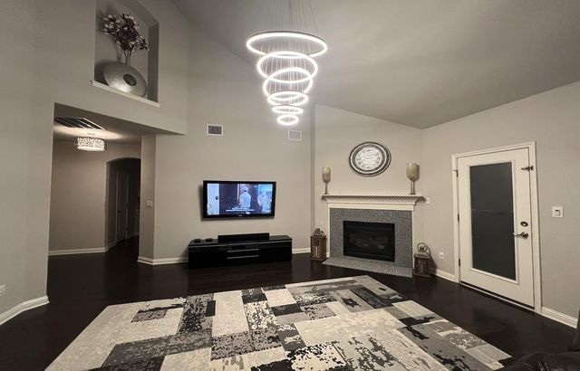 102 Waverly Spire CT, Austin, TX 78738