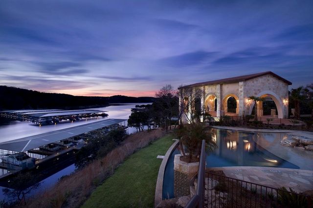 102 Waverly Spire CT, Austin, TX 78738