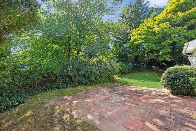 115 Rosemont Avenue, Farmingville, NY 11738